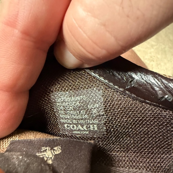 Authentic Coach Women's Casual Sneakers - Picture 5 of 5